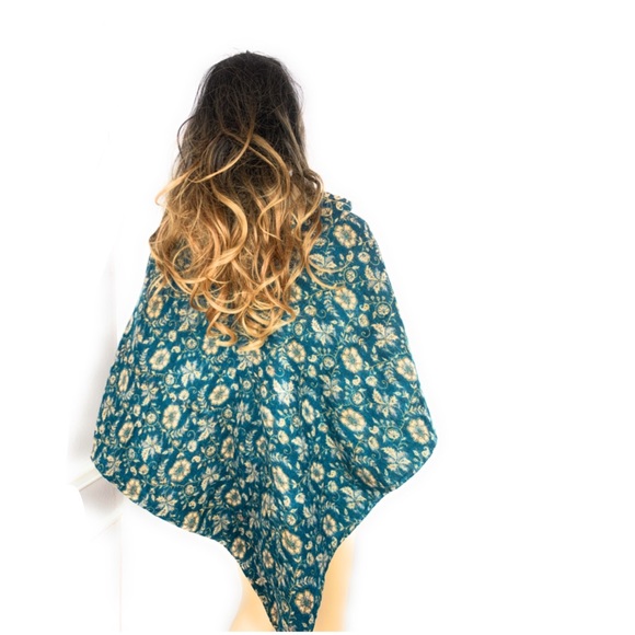 Hooded Wool Poncho - Picture 2 of 8